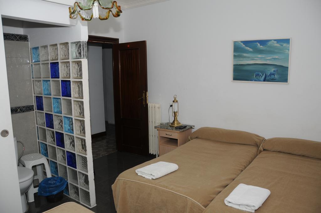 Pension Iglesias Zaragoza Exteriör bild