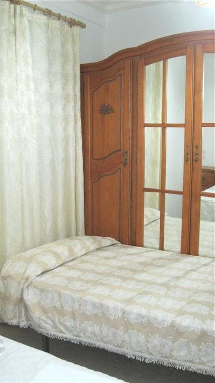 Pension Iglesias Zaragoza Rum bild