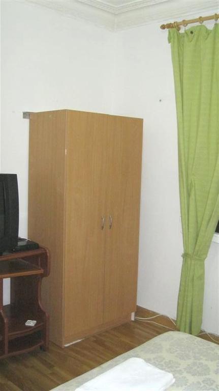 Pension Iglesias Zaragoza Rum bild